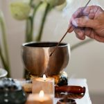Погружение в тибетский огненный массаж: техники и преимущества